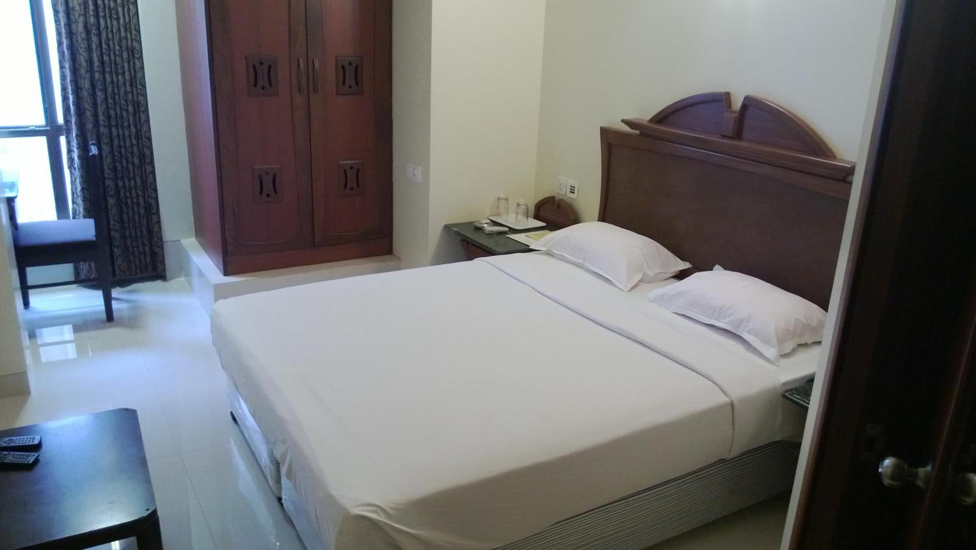 Strand Hotel, Colaba - A Seafront Property — Photos 2
